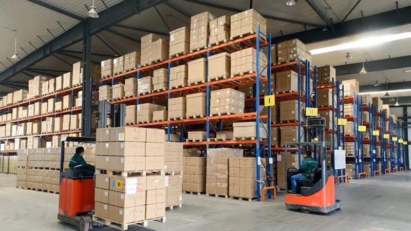 林德与丰田前移式叉车：技术解析与选型考量**
